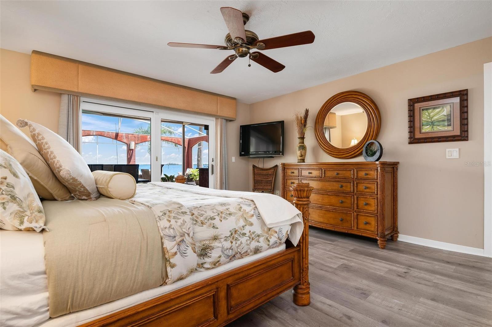 HOLMES BEACH 14TH UNIT - Residential