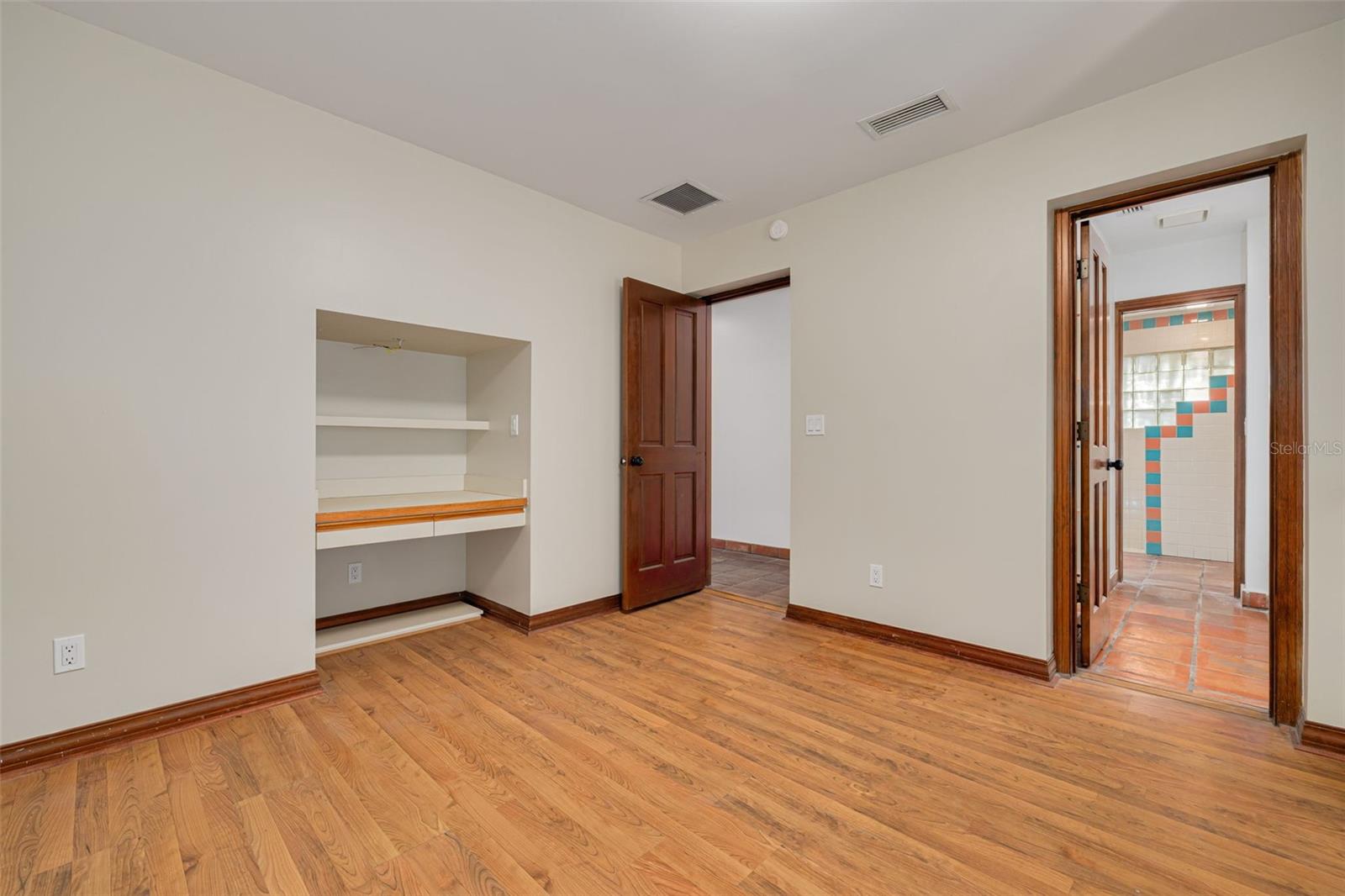 DAVIS ISLANDS PB10 PG52 TO 57 - Residential Lease