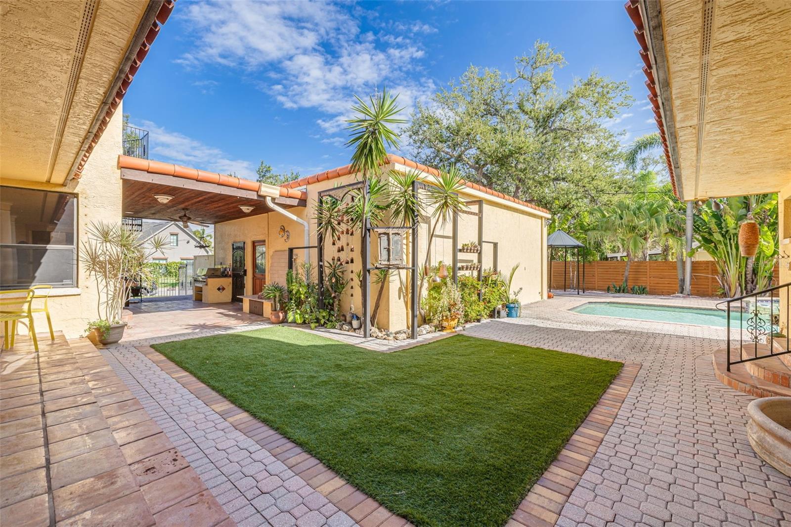 DAVIS ISLANDS PB10 PG52 TO 57 - Residential Lease