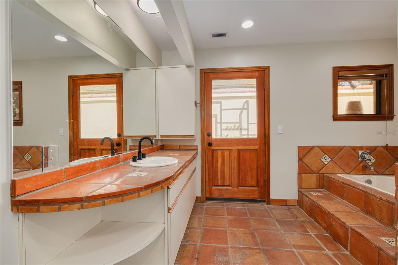 DAVIS ISLANDS PB10 PG52 TO 57 - Residential Lease