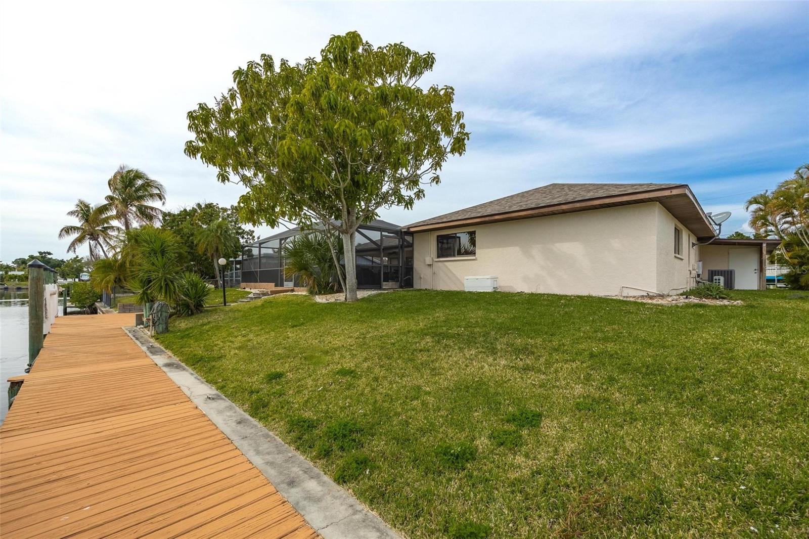 WATERWAY ESTS/FT MYERS - Residential