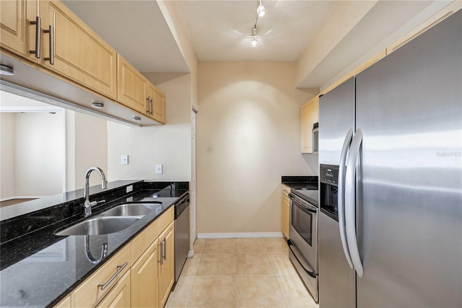 BROADWAY PROMENADE - Residential