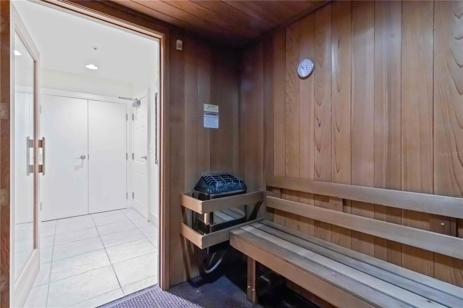 BROADWAY PROMENADE - Residential