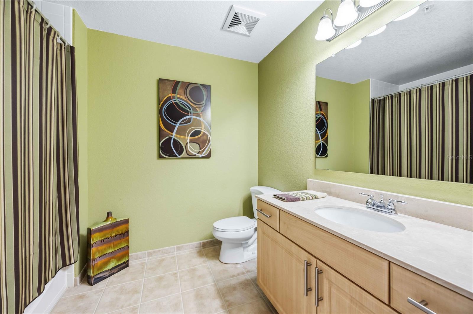 BROADWAY PROMENADE - Residential