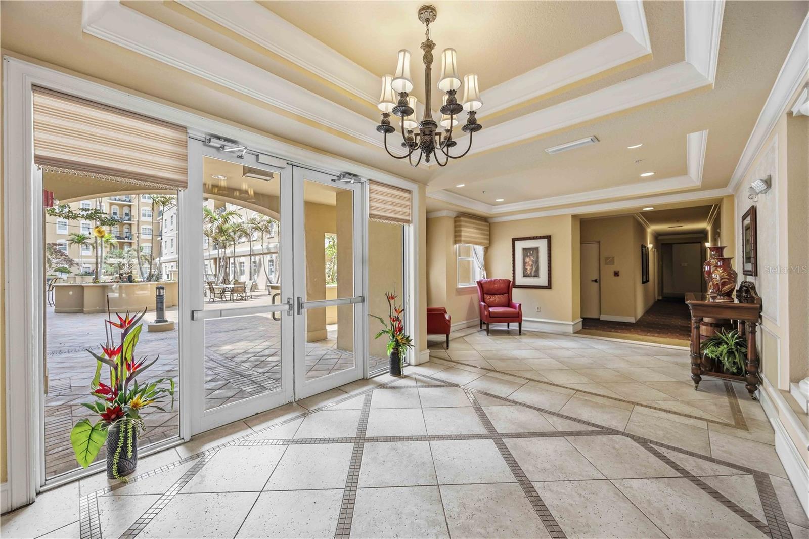 BROADWAY PROMENADE - Residential