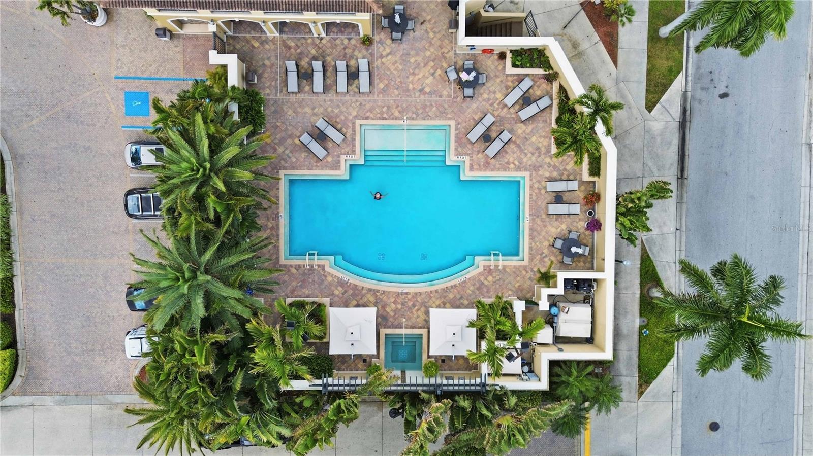 BROADWAY PROMENADE - Residential