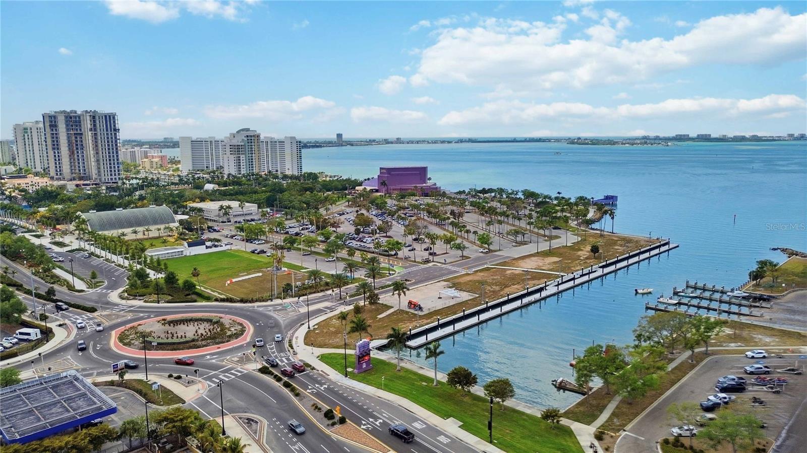 BROADWAY PROMENADE - Residential