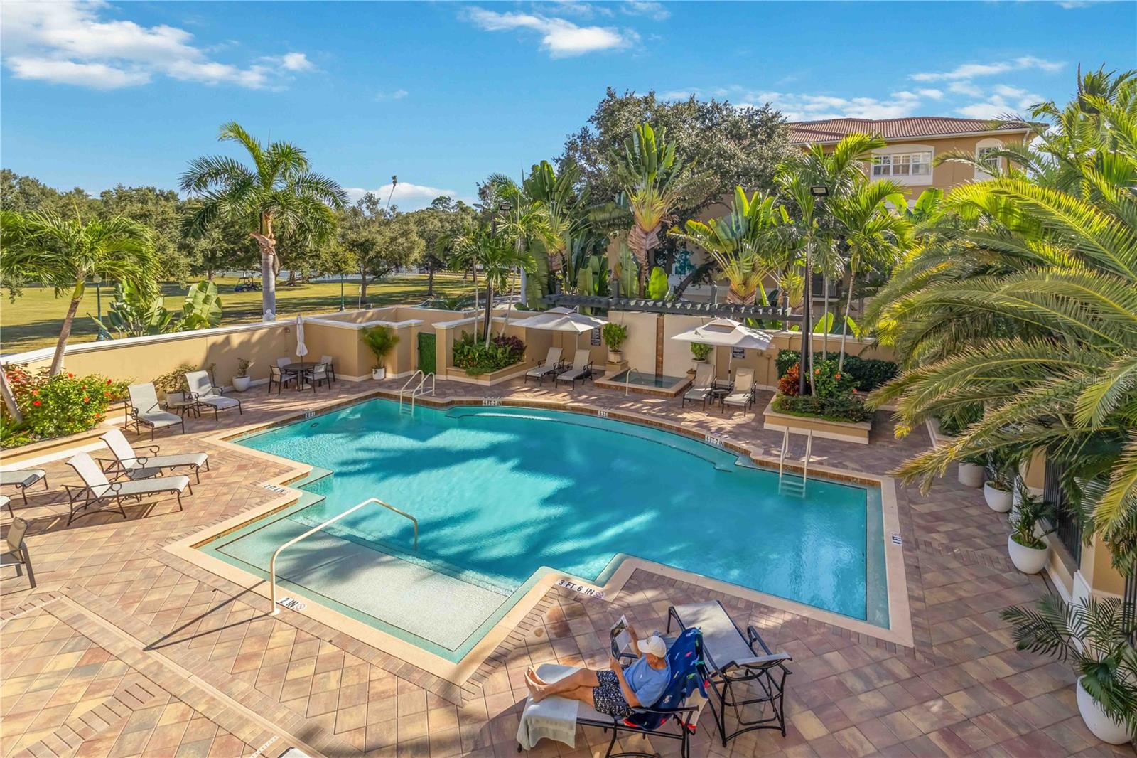 BROADWAY PROMENADE - Residential