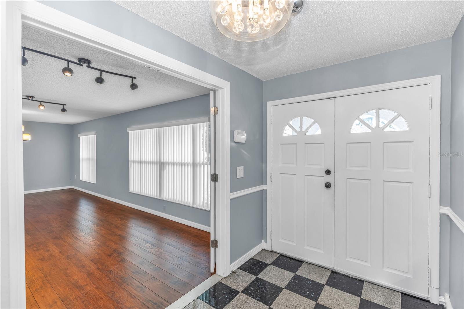 VILLAGE GREEN PH 01 - Residential Lease