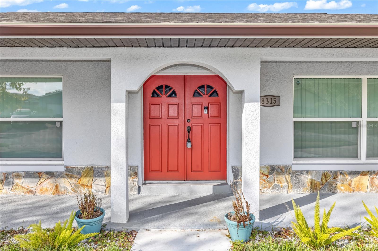 VILLAGE GREEN PH 01 - Residential Lease