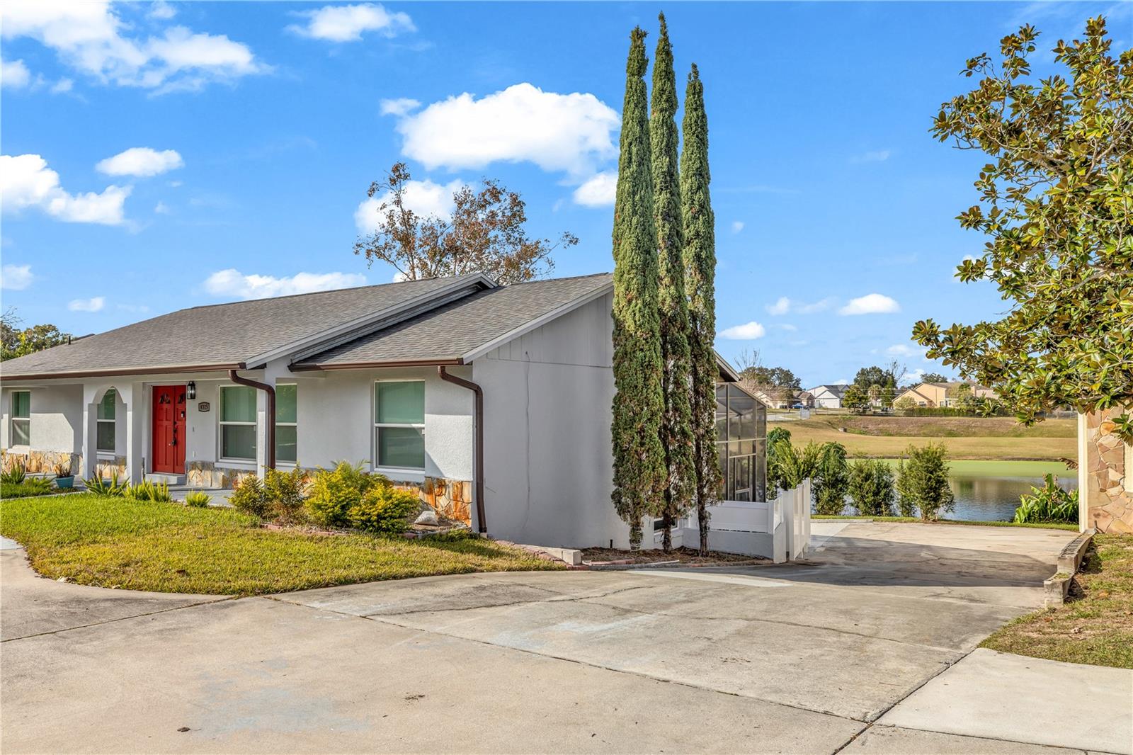 VILLAGE GREEN PH 01 - Residential Lease