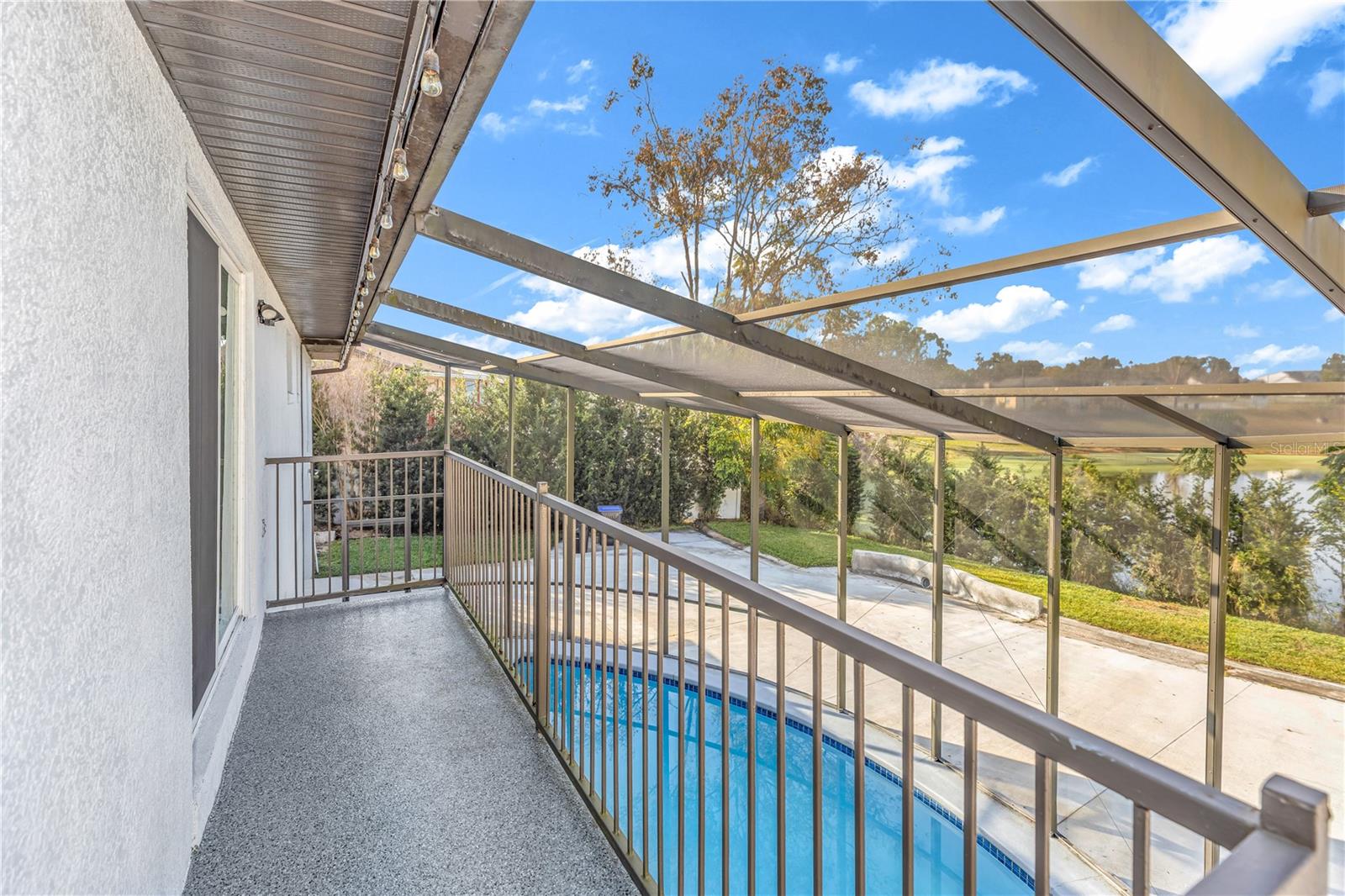 VILLAGE GREEN PH 01 - Residential Lease