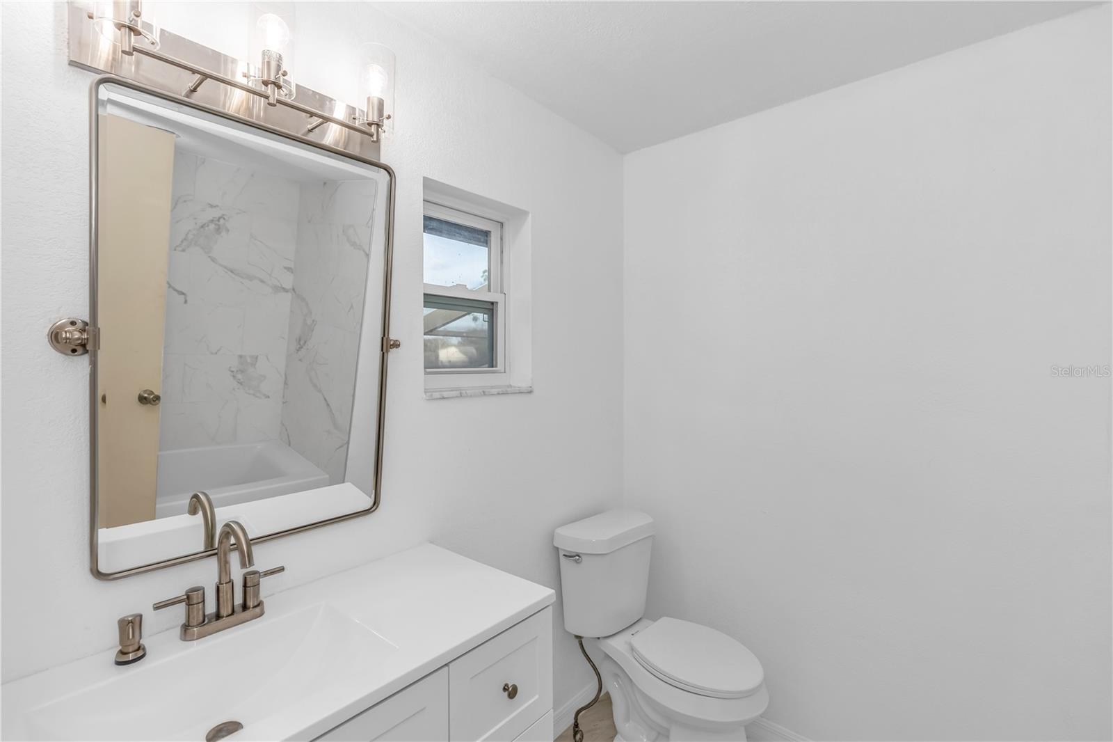 VILLAGE GREEN PH 01 - Residential Lease