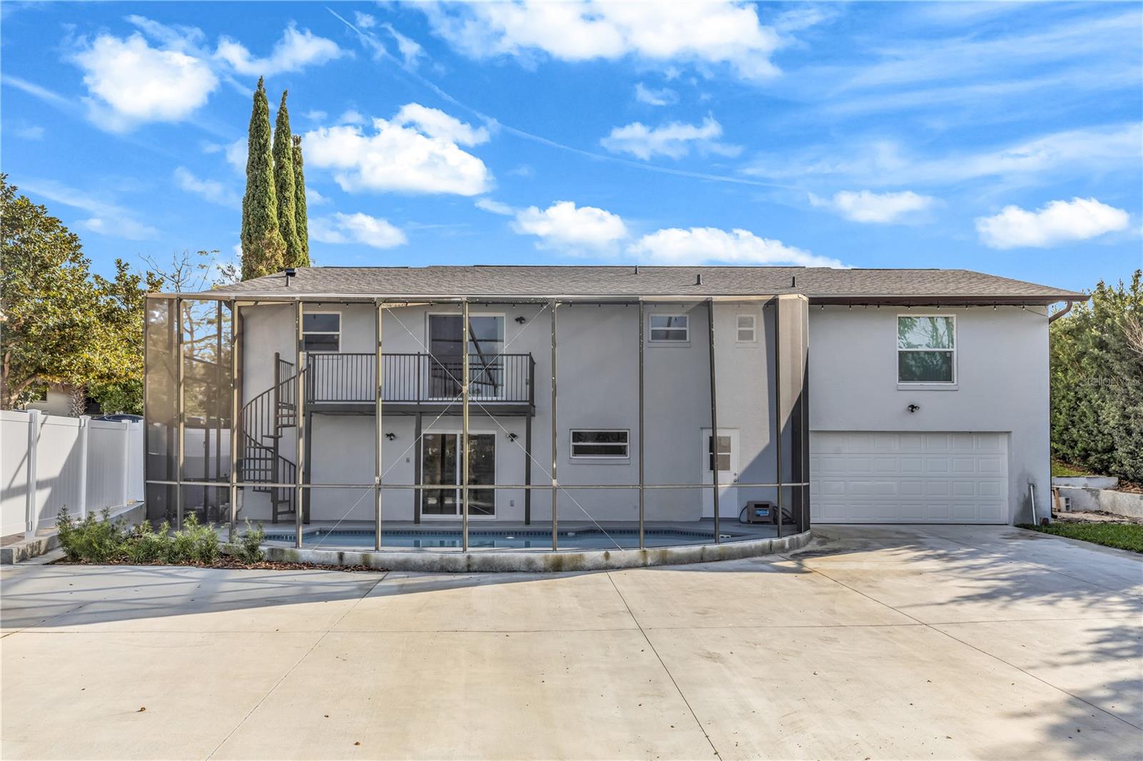 VILLAGE GREEN PH 01 - Residential Lease