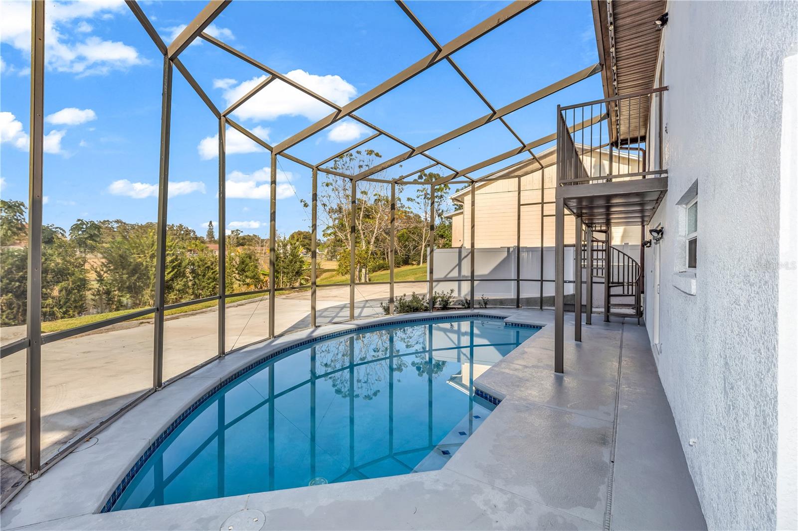 VILLAGE GREEN PH 01 - Residential Lease