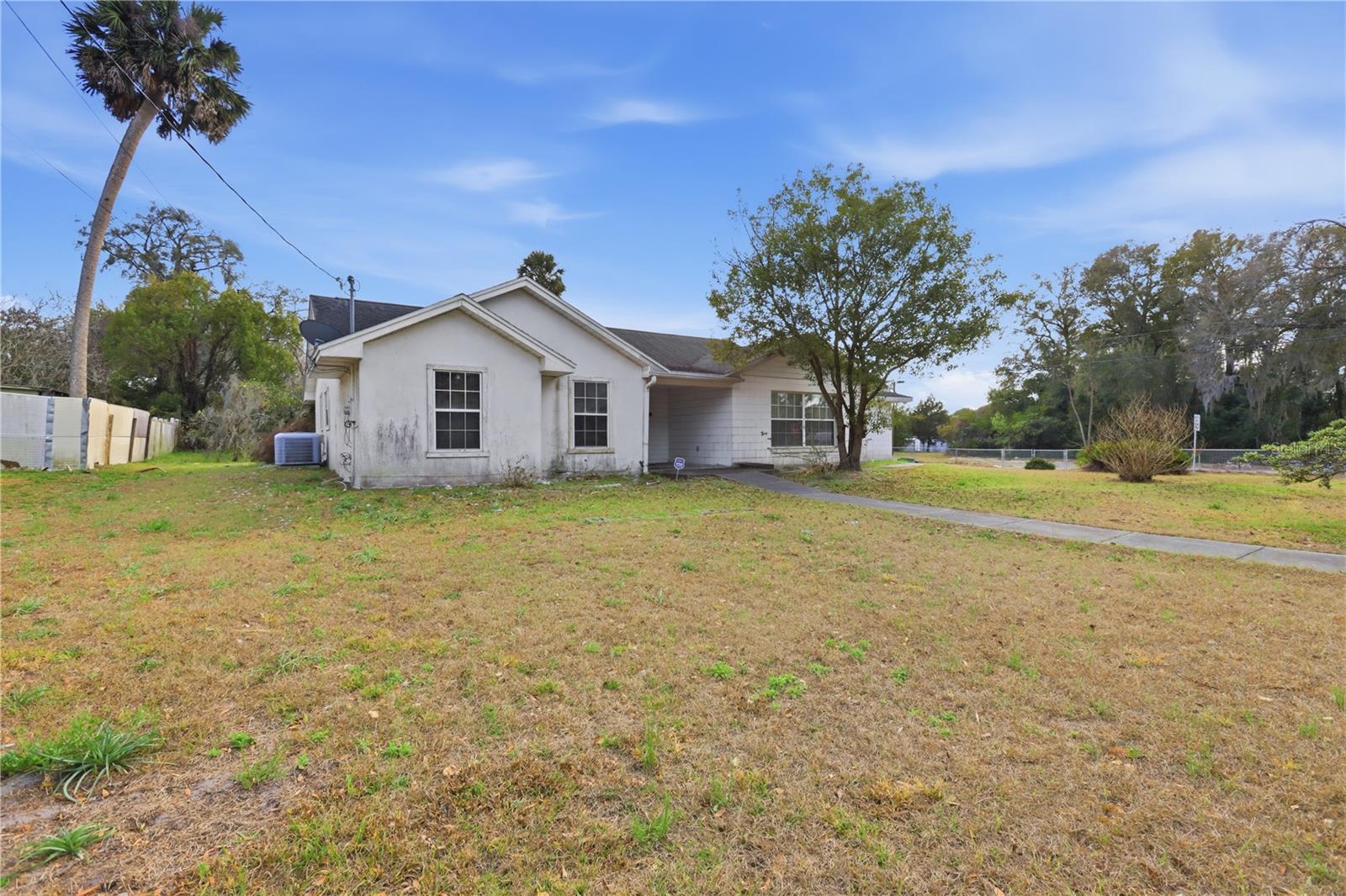 650 E VOORHIS AVENUE