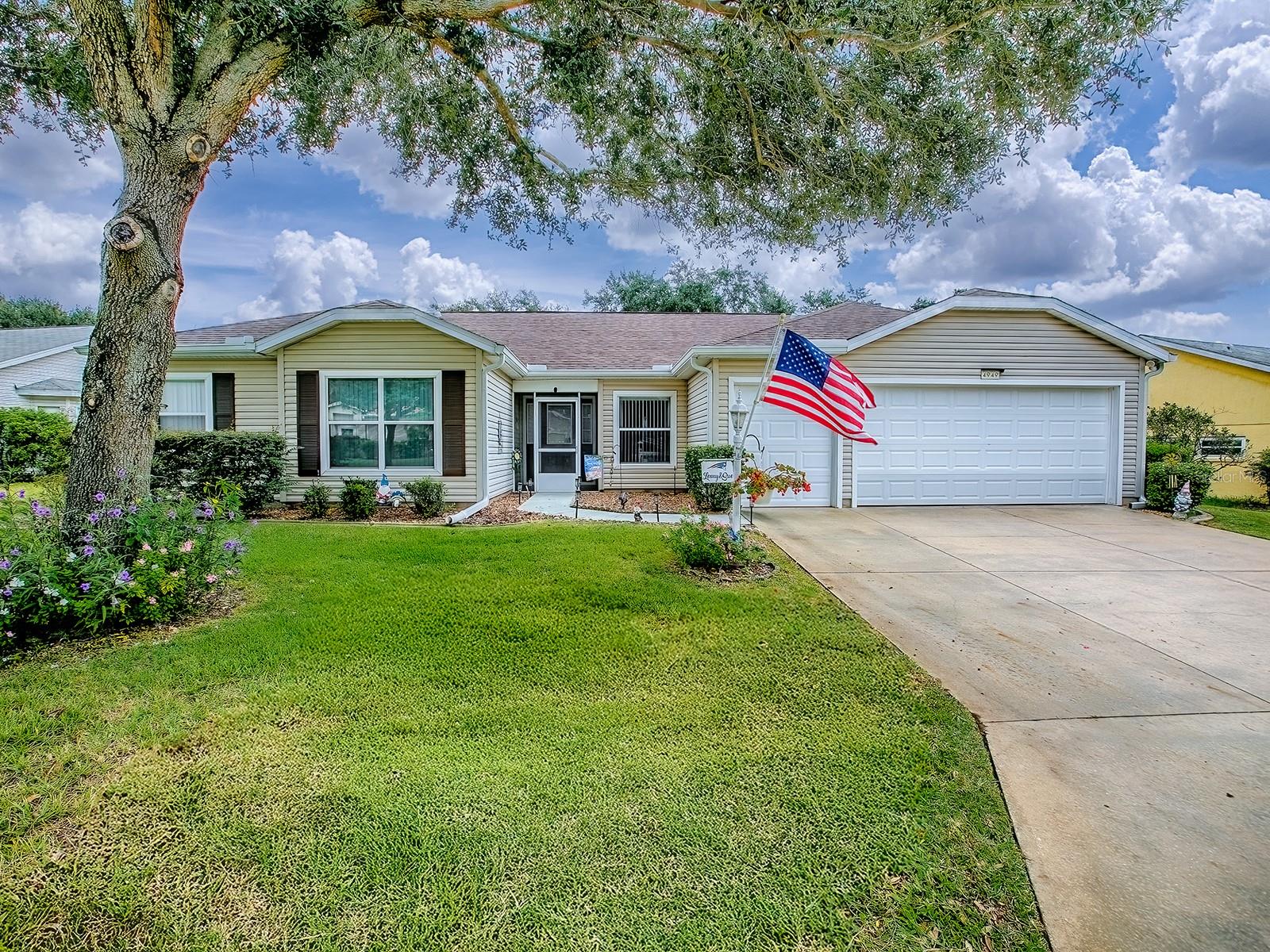 4949 SAWGRASS LAKE CIRCLE