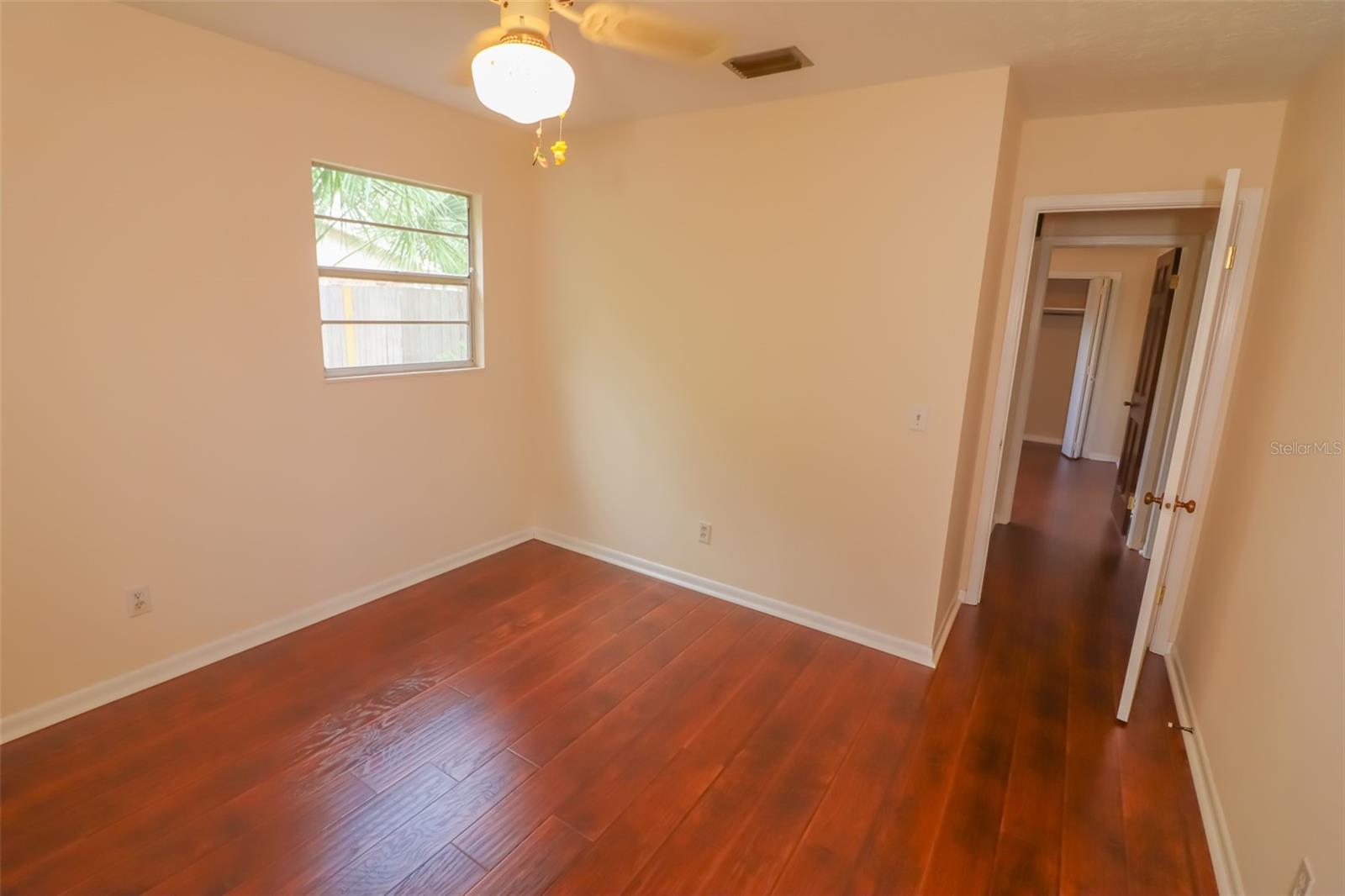 LAKESIDE ESTATES - Residential