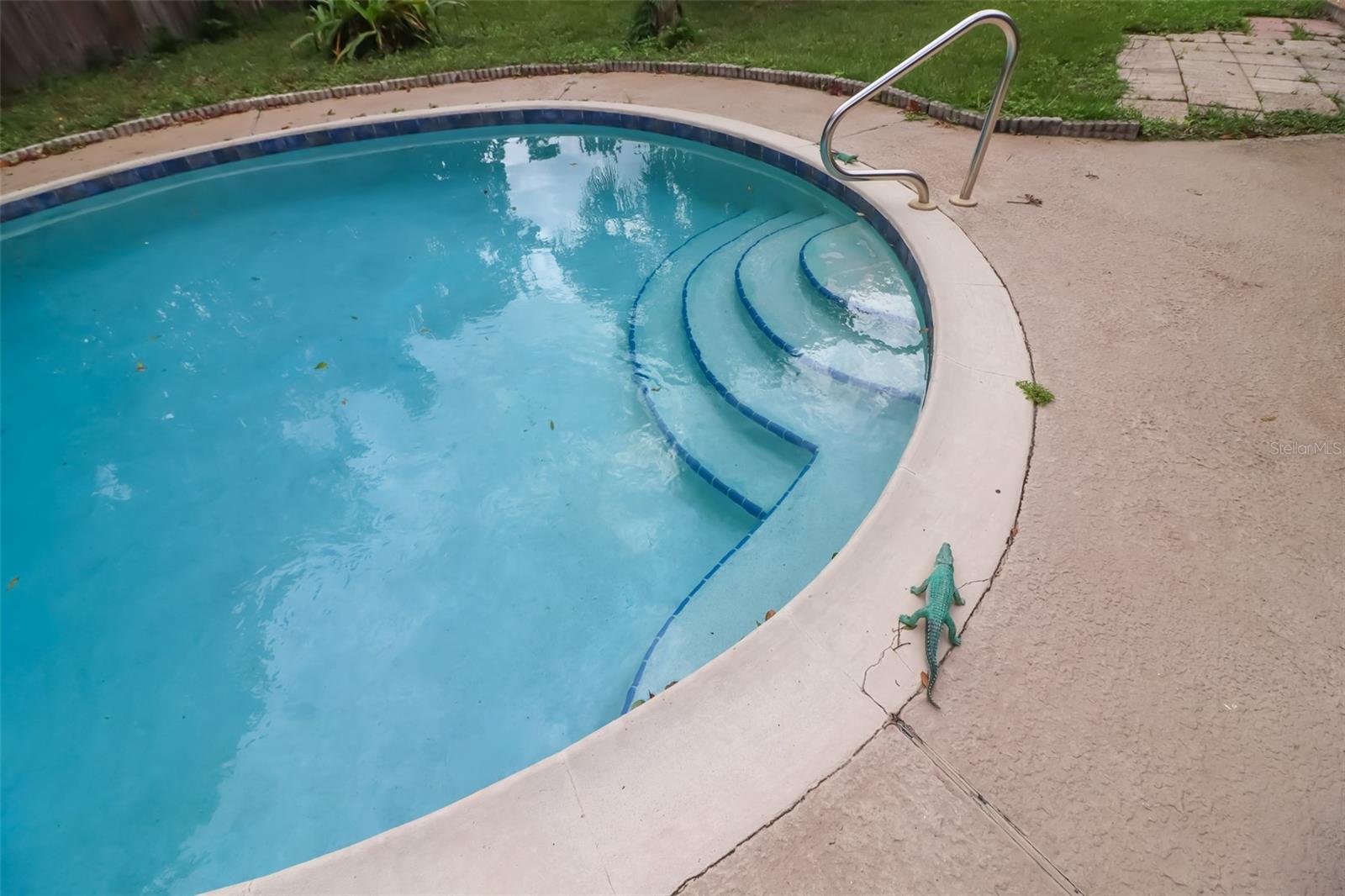 LAKESIDE ESTATES - Residential