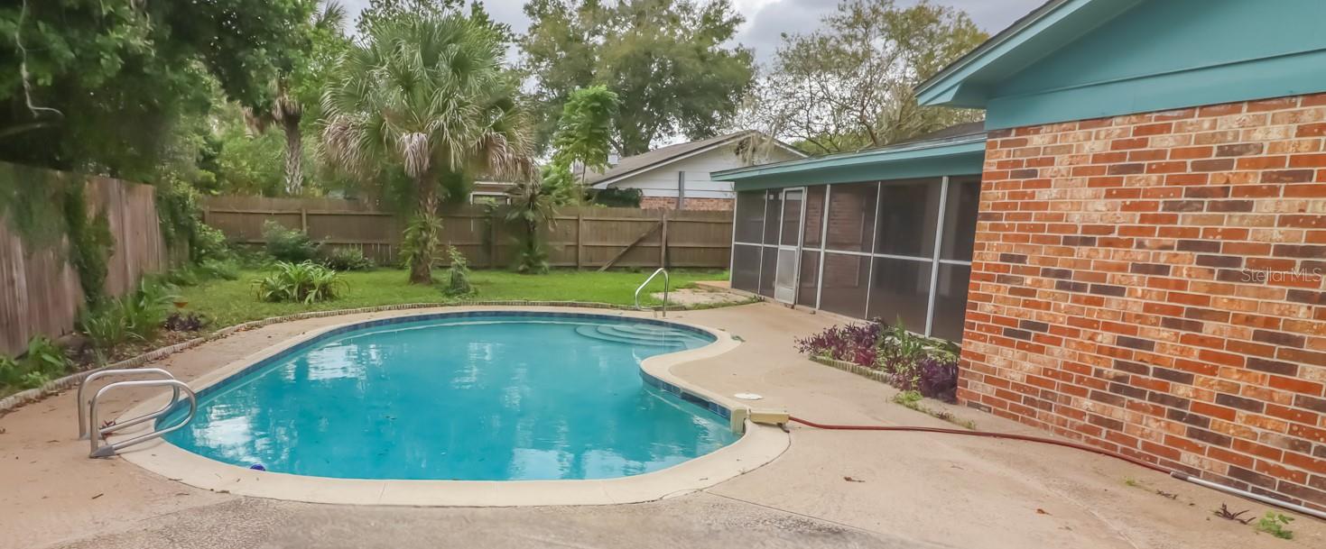 LAKESIDE ESTATES - Residential