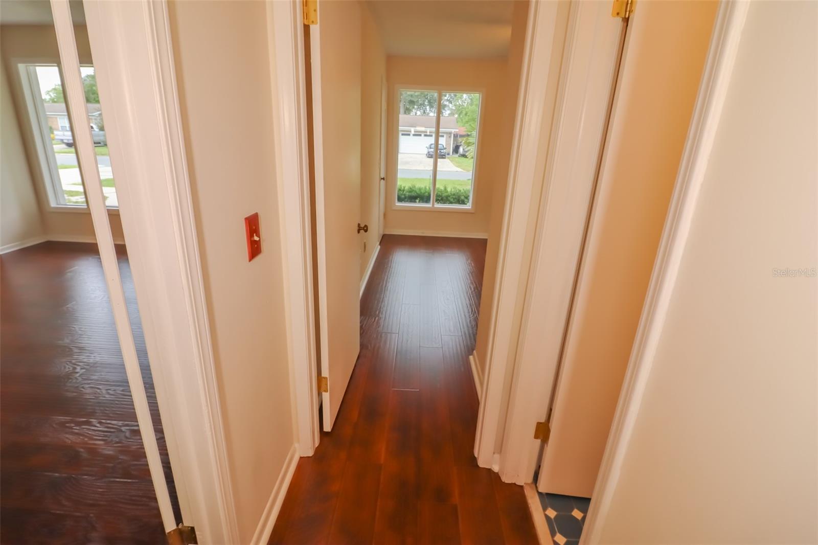 LAKESIDE ESTATES - Residential