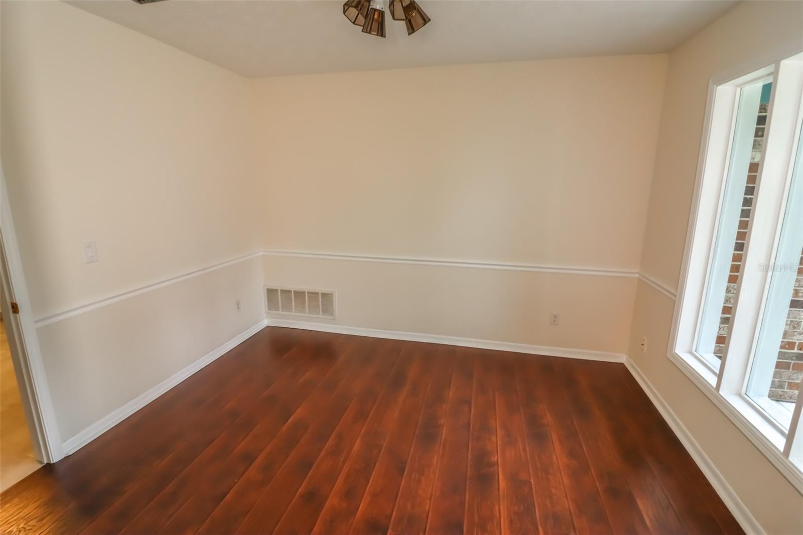 3442 RED OAK CIRCLE E