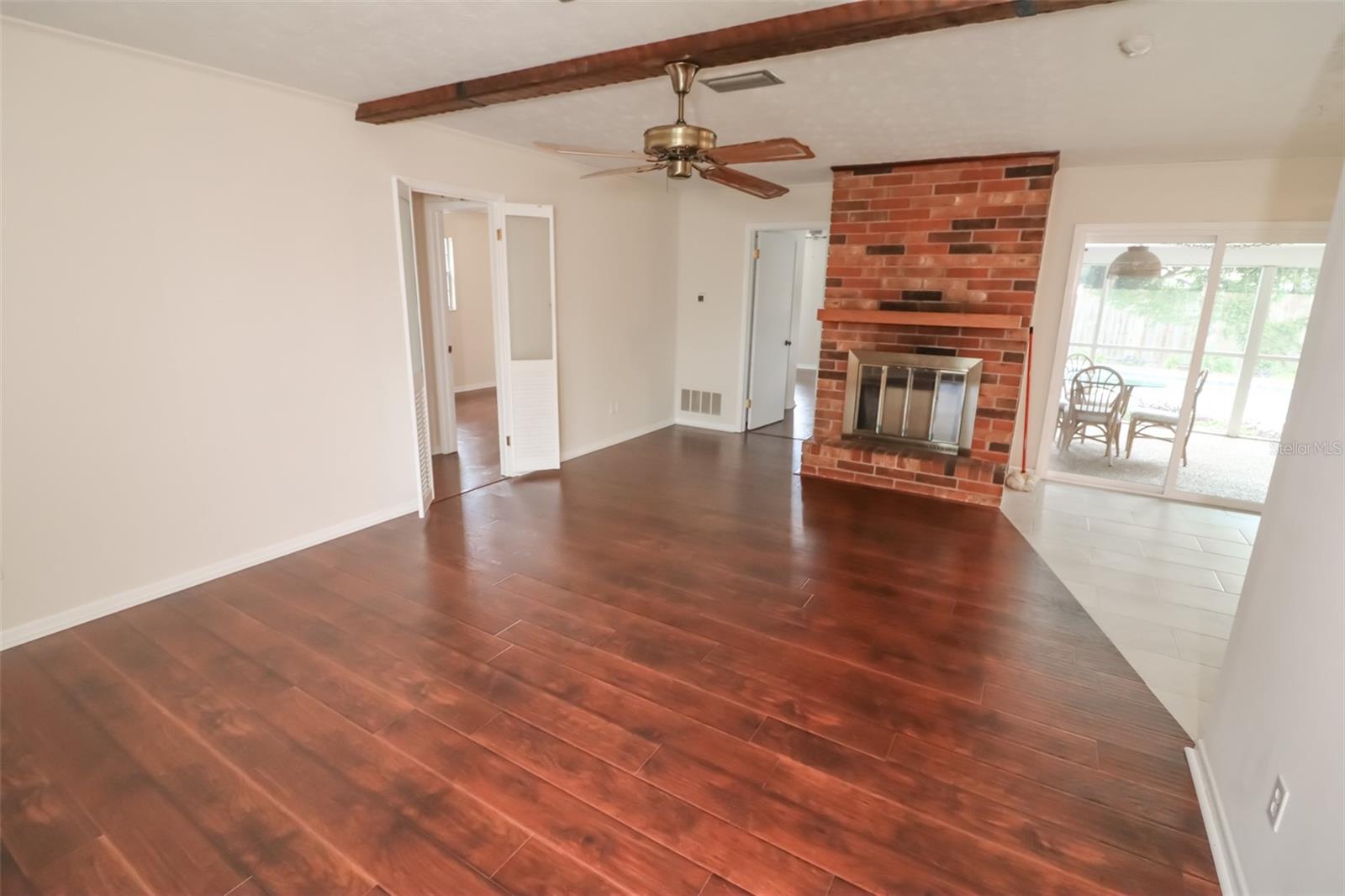 LAKESIDE ESTATES - Residential