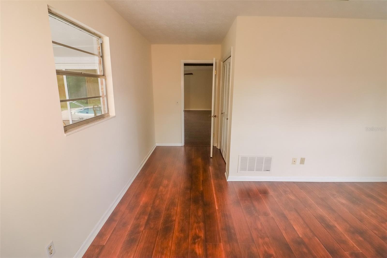 LAKESIDE ESTATES - Residential