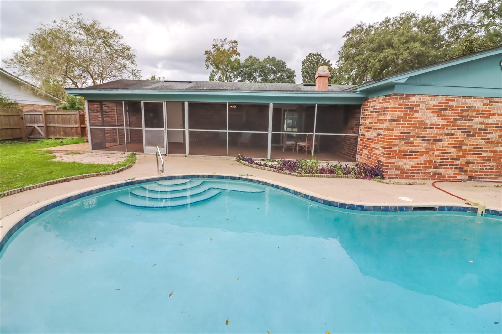 LAKESIDE ESTATES - Residential