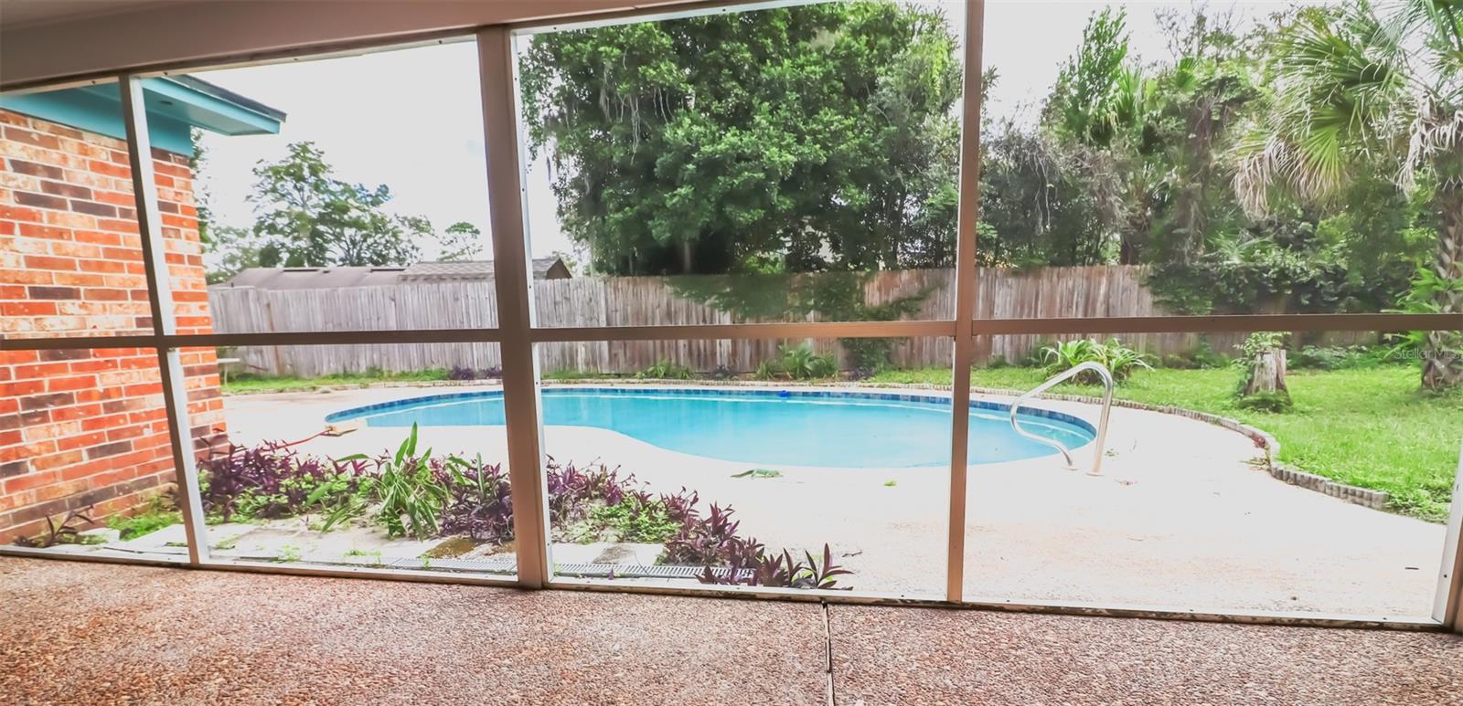 LAKESIDE ESTATES - Residential