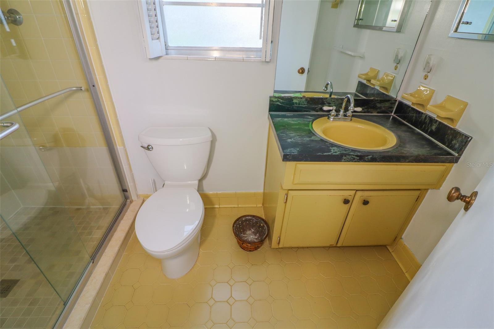 LAKESIDE ESTATES - Residential