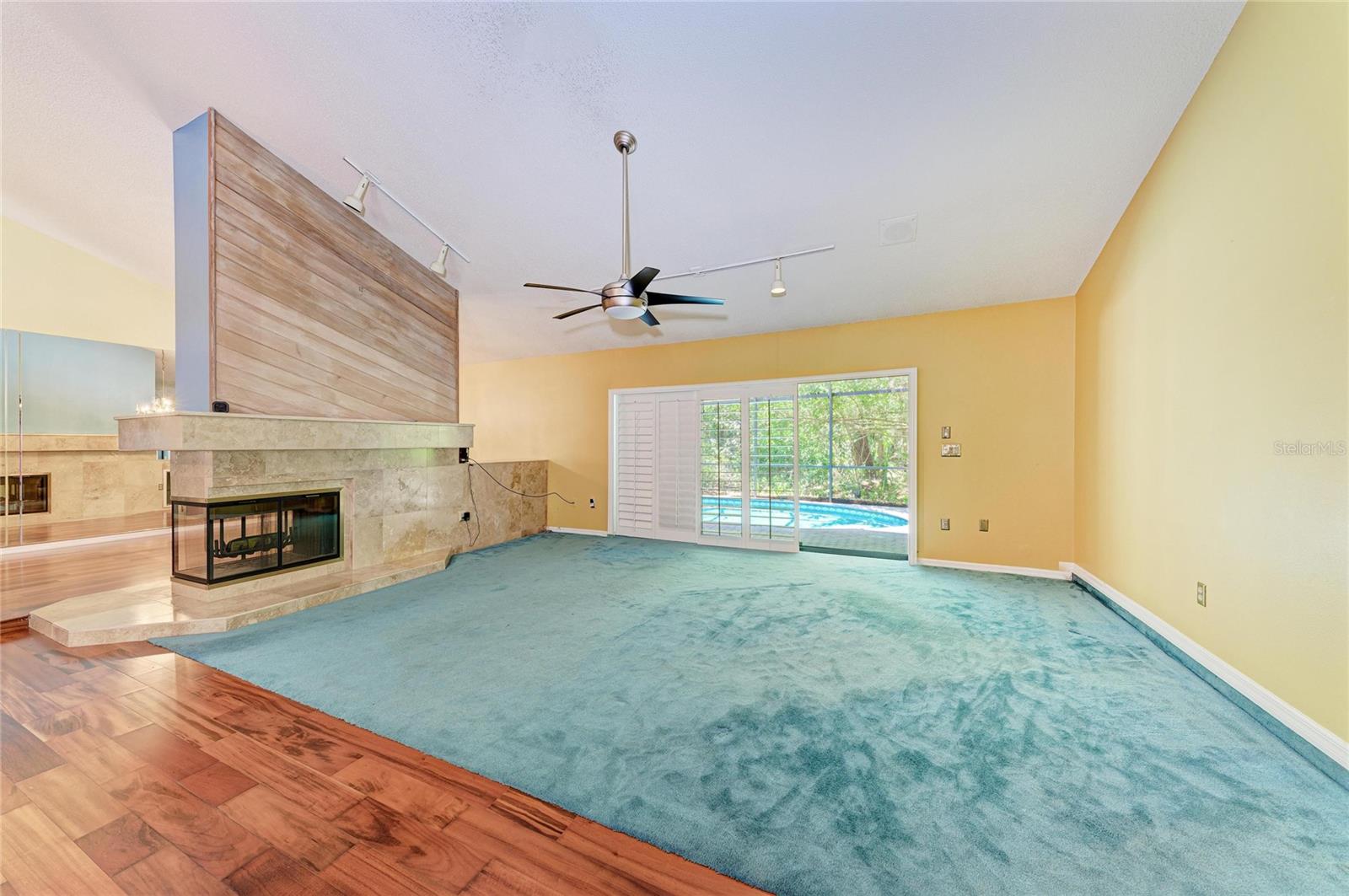 830 HAMMOCKWOOD COURT