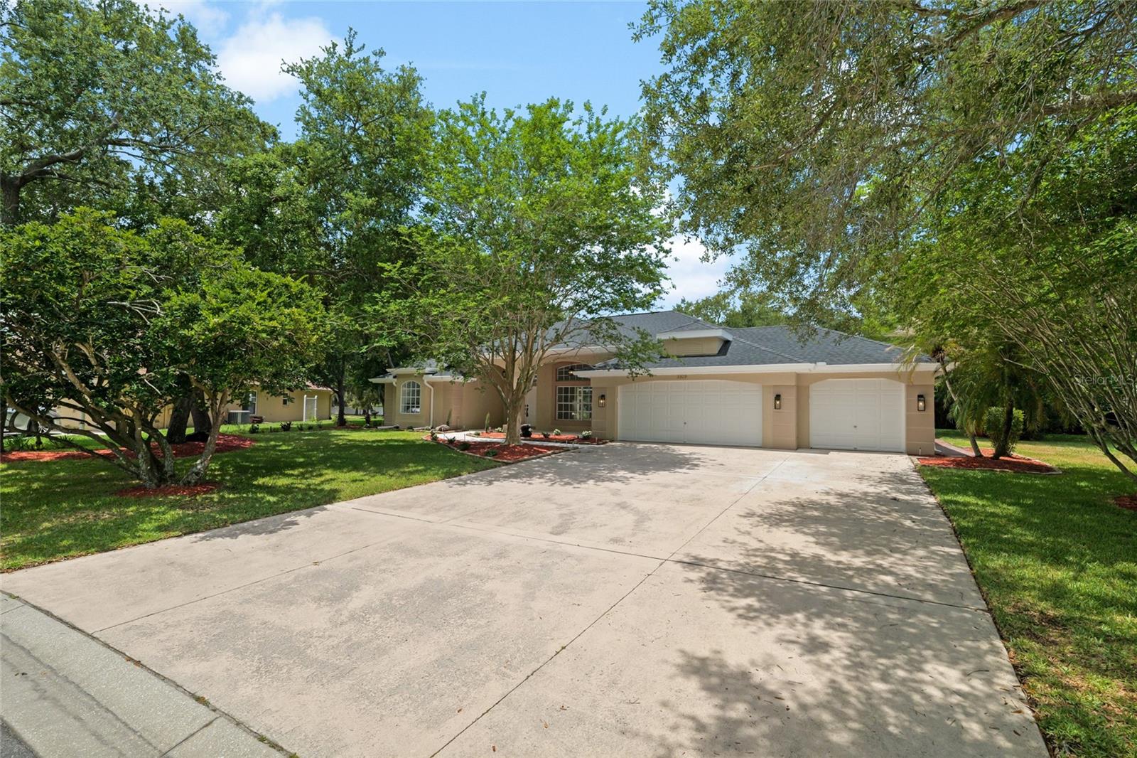 3519 SANDBURG LOOP