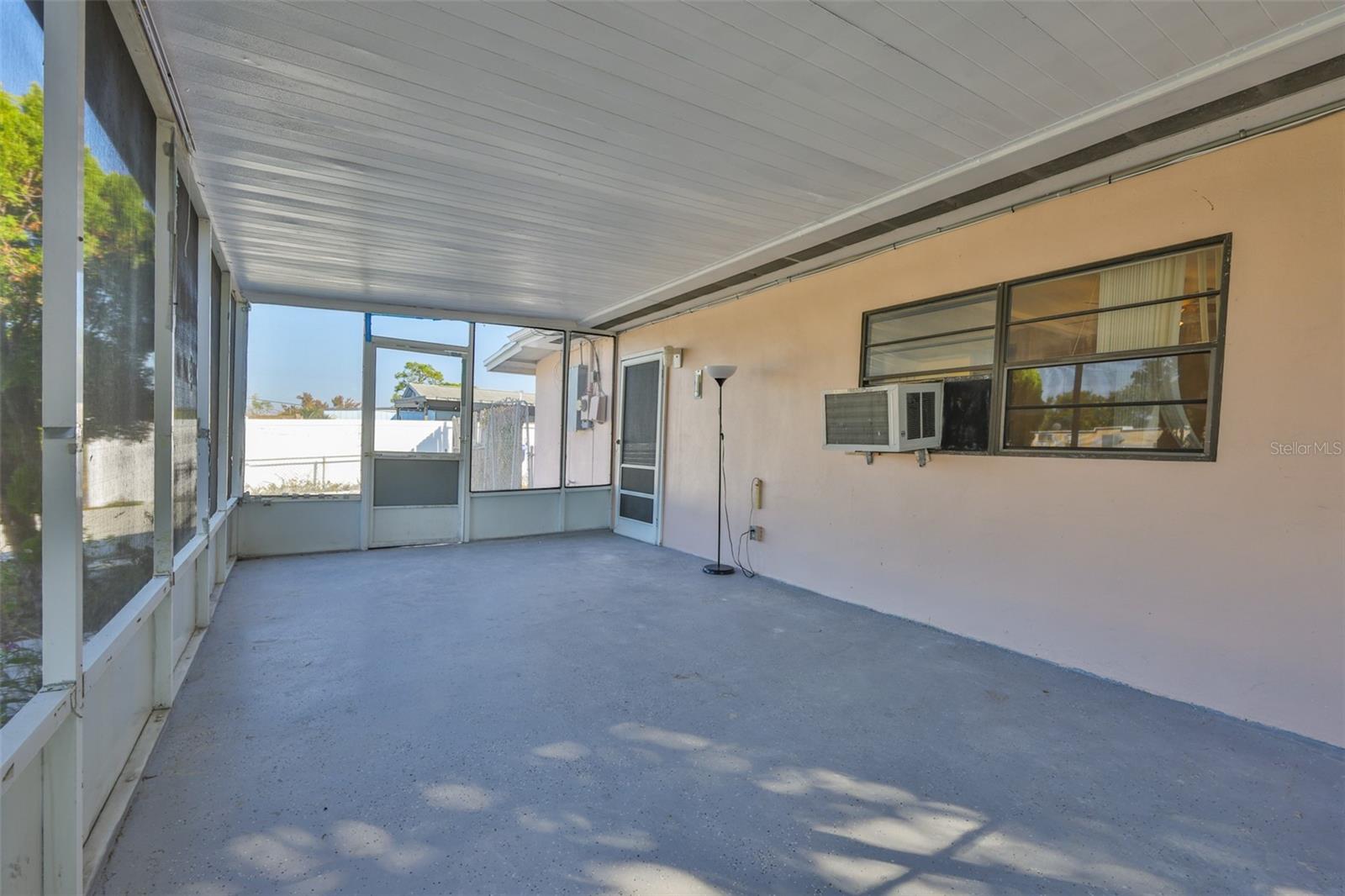 LAKE SHORE ESTATES - Residential Lease