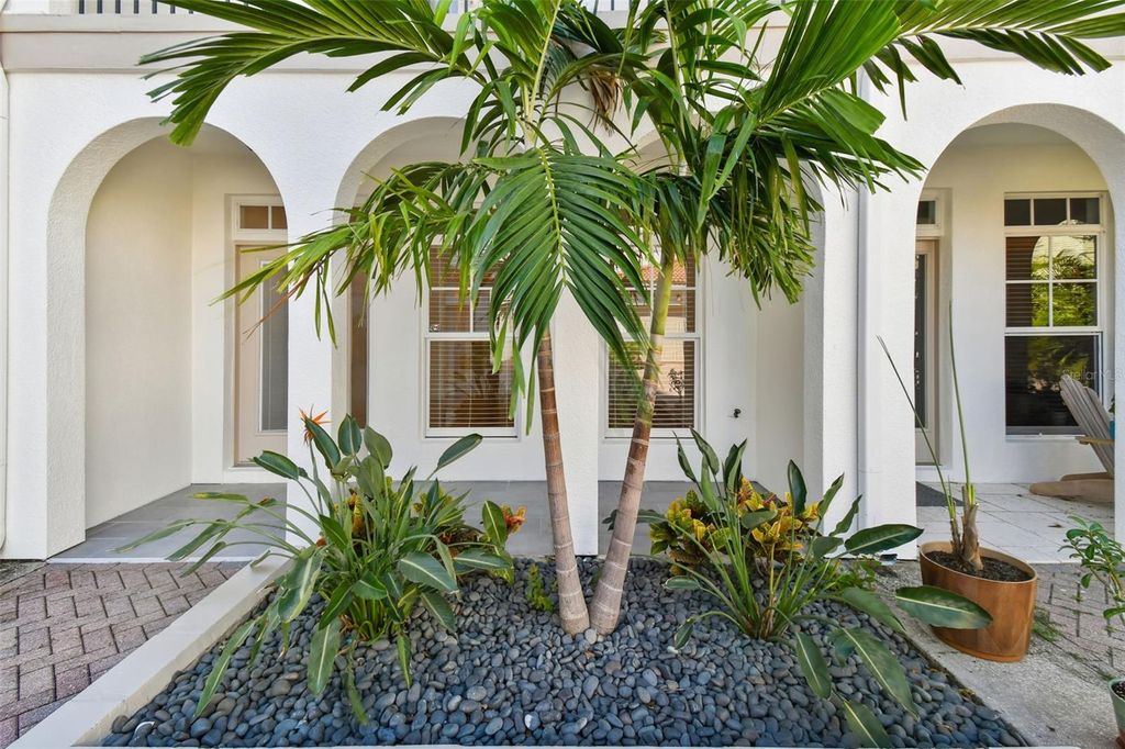 Photo of 626 3rd Avenue S, St Petersburg, FL 33701 (MLS # TB8433548)