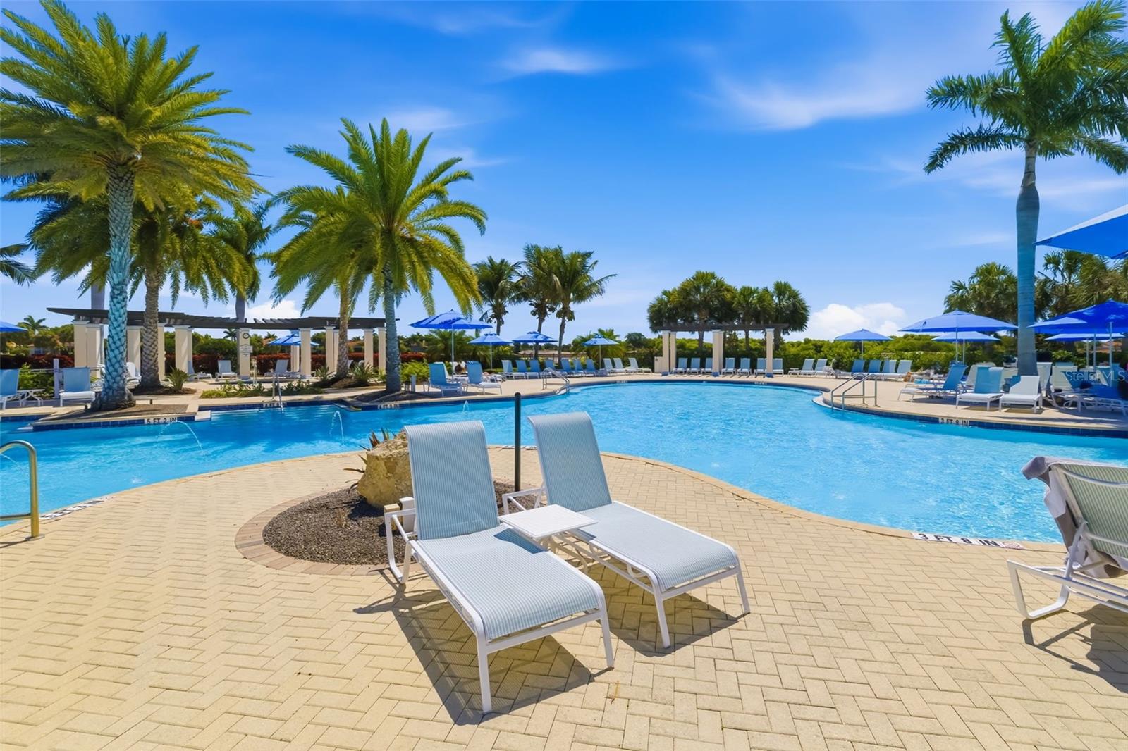 SARASOTA NATIONAL - Residential