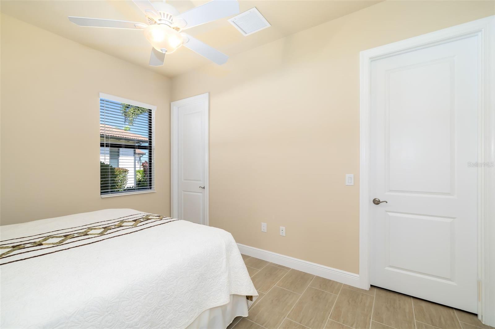 SARASOTA NATIONAL - Residential