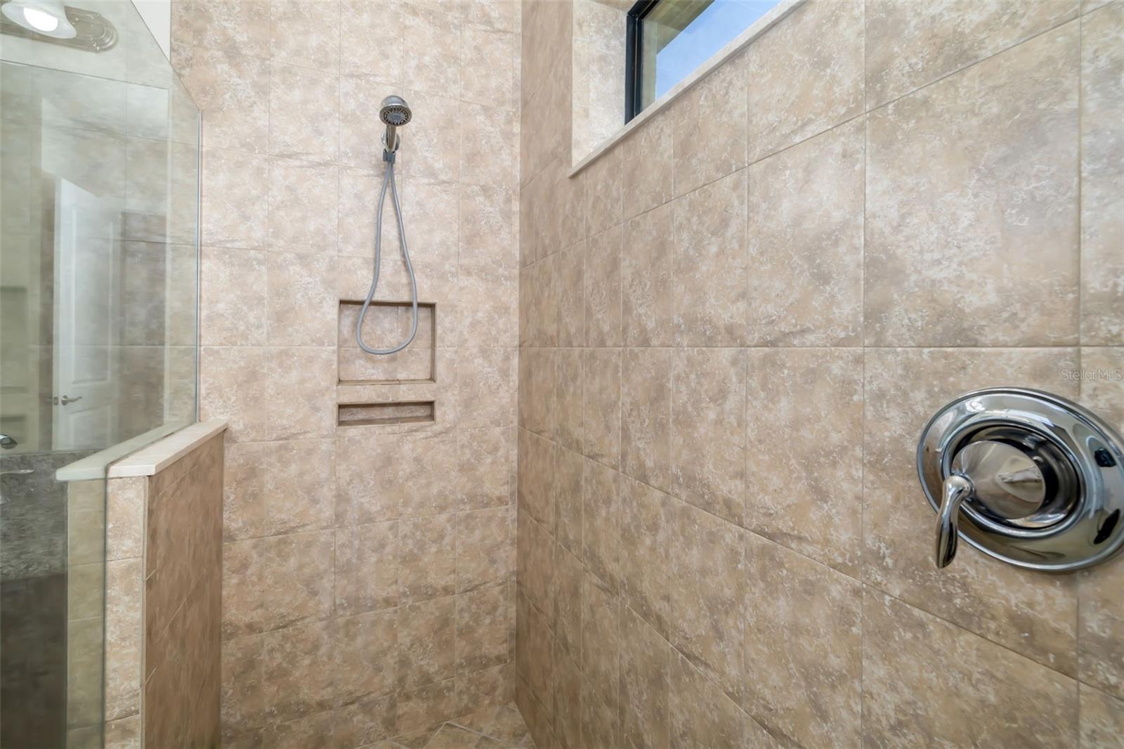 SARASOTA NATIONAL - Residential