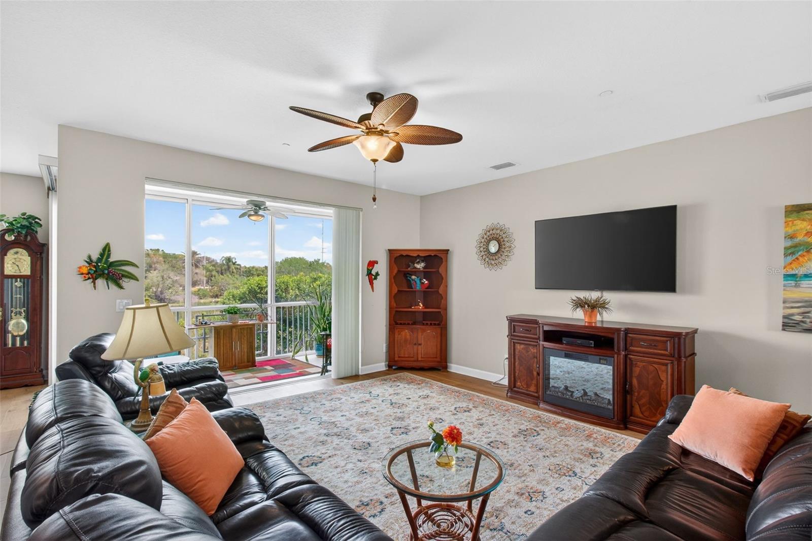 SEMINOLE ISLE TWNHMS - Residential