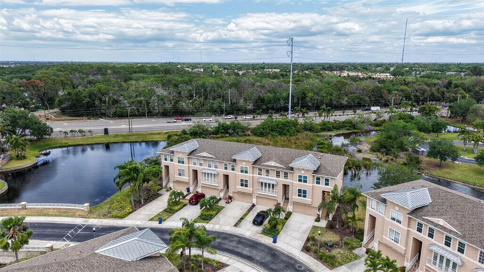 SEMINOLE ISLE TWNHMS - Residential