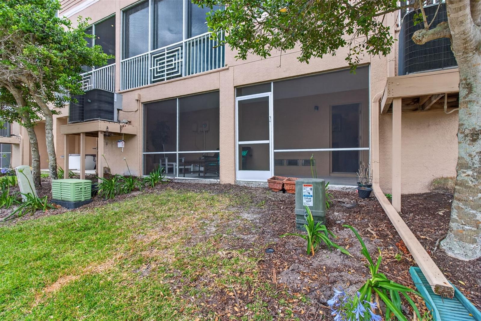 SEMINOLE ISLE TWNHMS - Residential