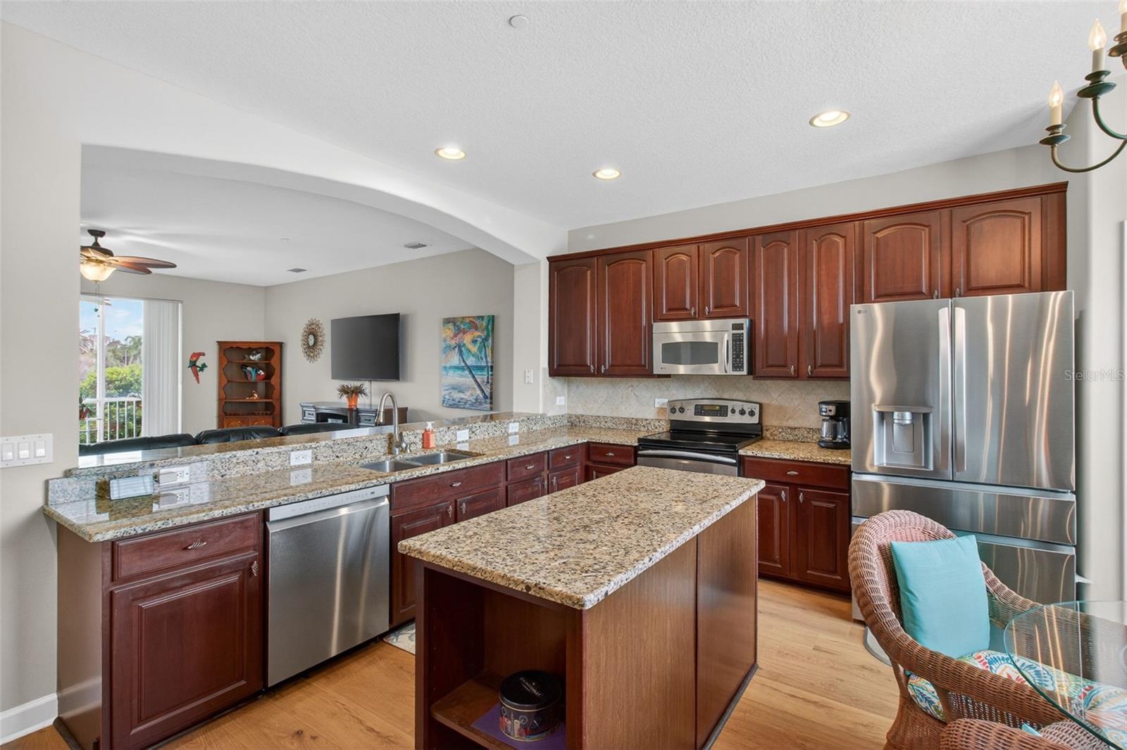 SEMINOLE ISLE TWNHMS - Residential