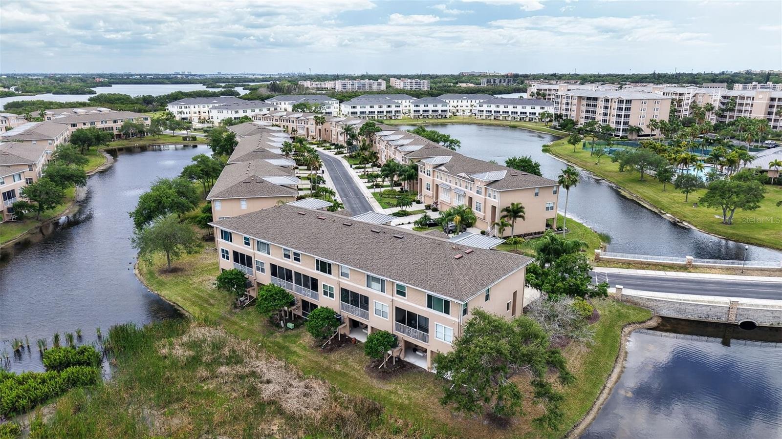 SEMINOLE ISLE TWNHMS - Residential