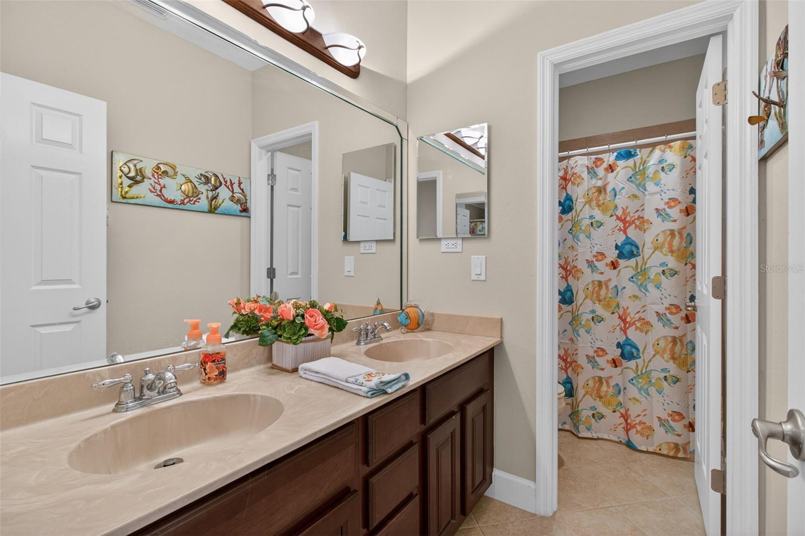 SEMINOLE ISLE TWNHMS - Residential