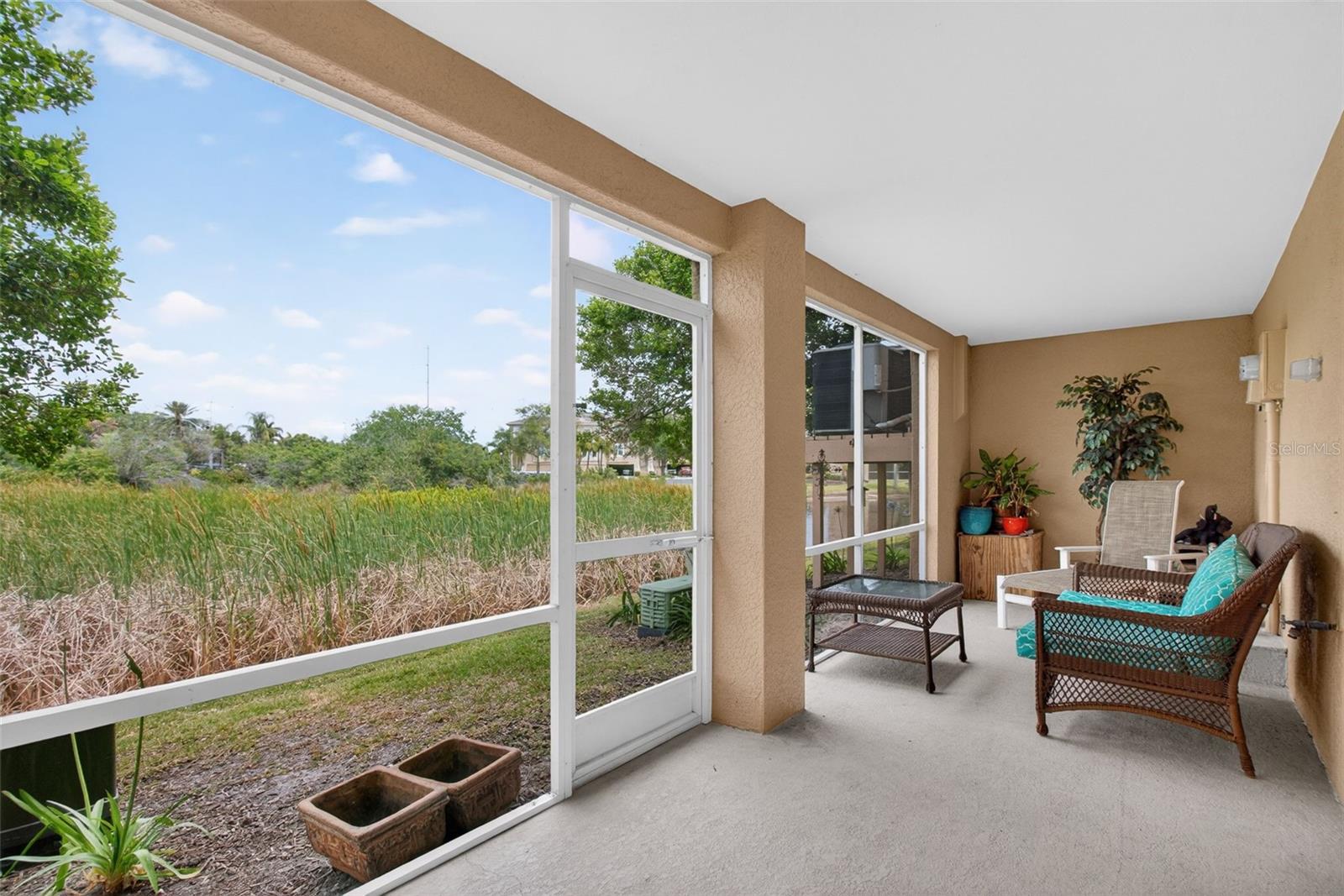 SEMINOLE ISLE TWNHMS - Residential