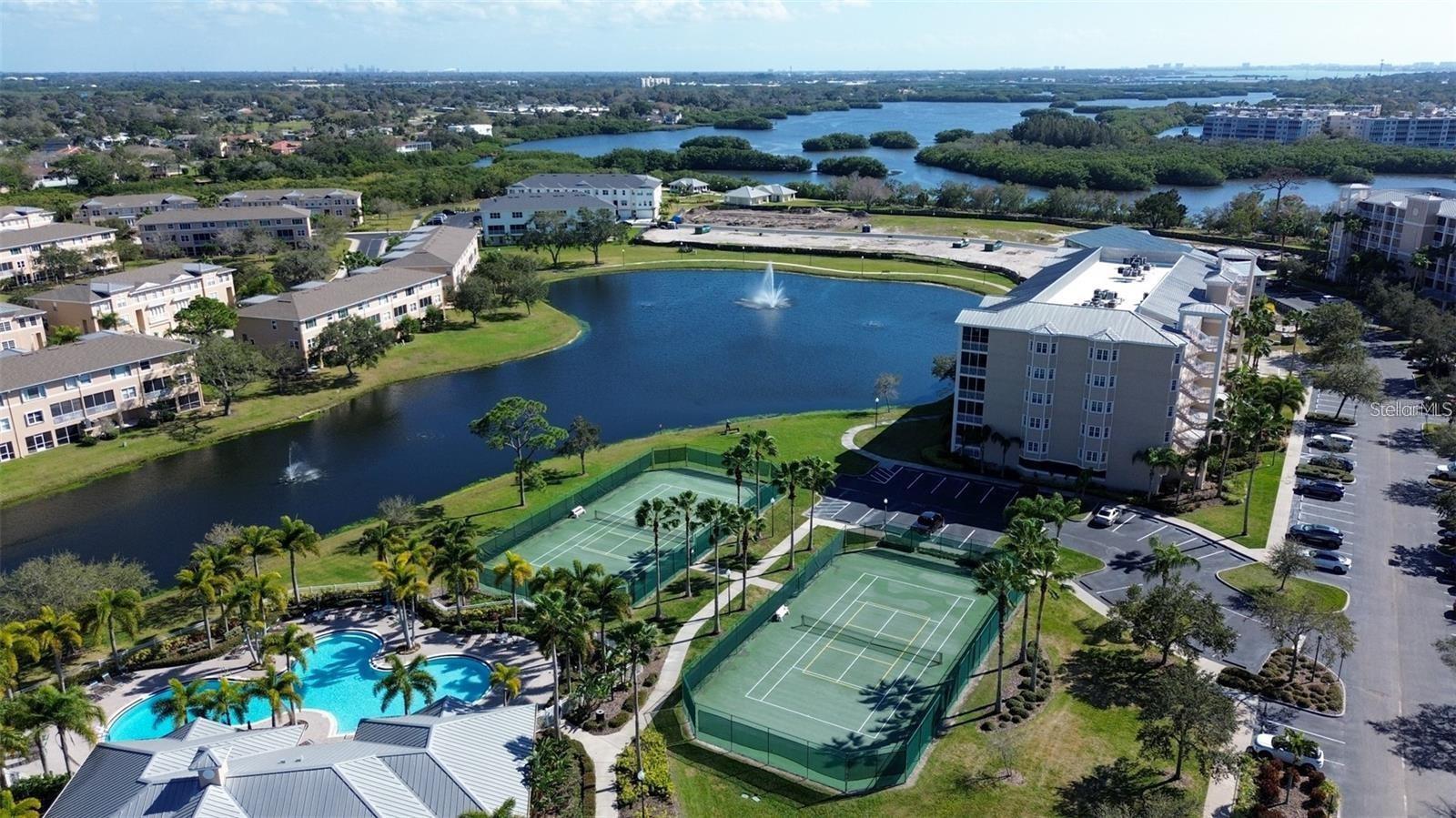 SEMINOLE ISLE TWNHMS - Residential