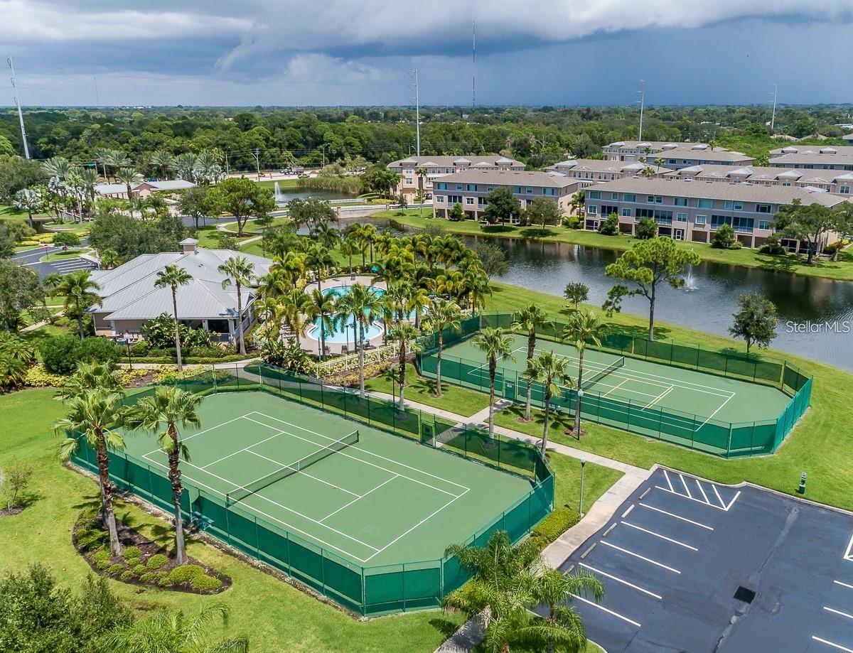 SEMINOLE ISLE TWNHMS - Residential