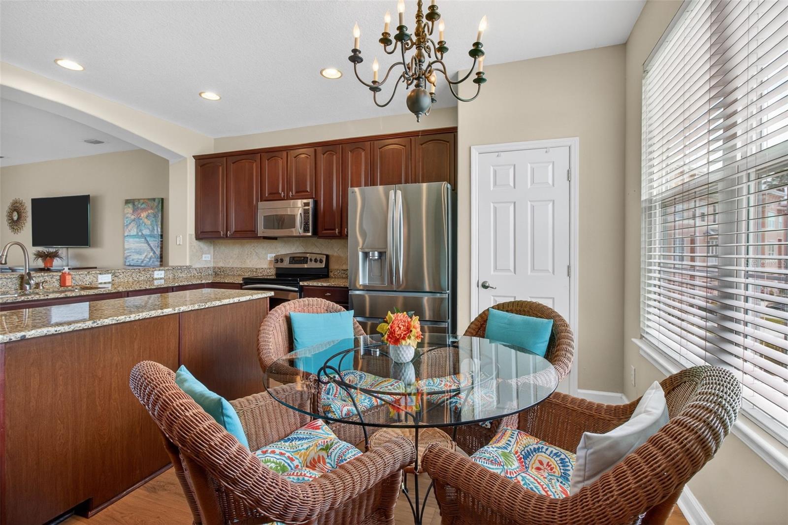 SEMINOLE ISLE TWNHMS - Residential