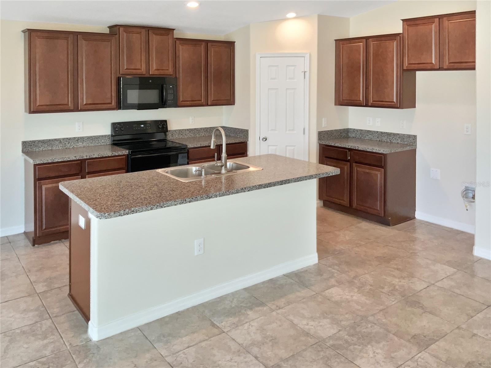 7231 SOMERSET POND DRIVE