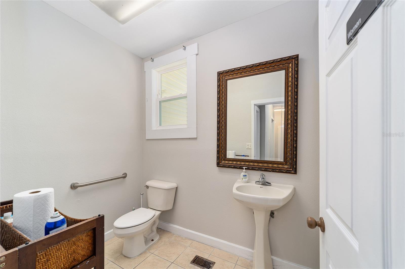 HOMESTEAD - Commercial Sale